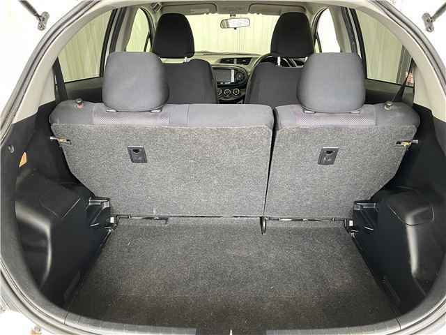2011 Toyota Vitz RS GS